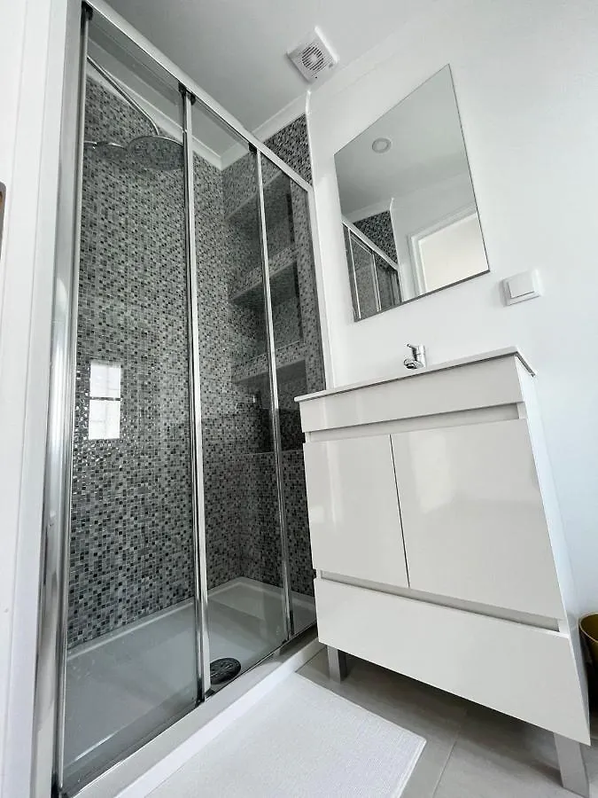 Big Apartment In Bairro Alto